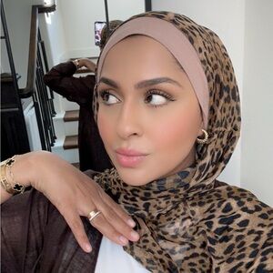 VELA LEOPARD brand new in bag leopard mini. Just tried it on and snapped a pic.